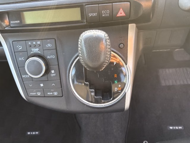 TOYOTA WISH