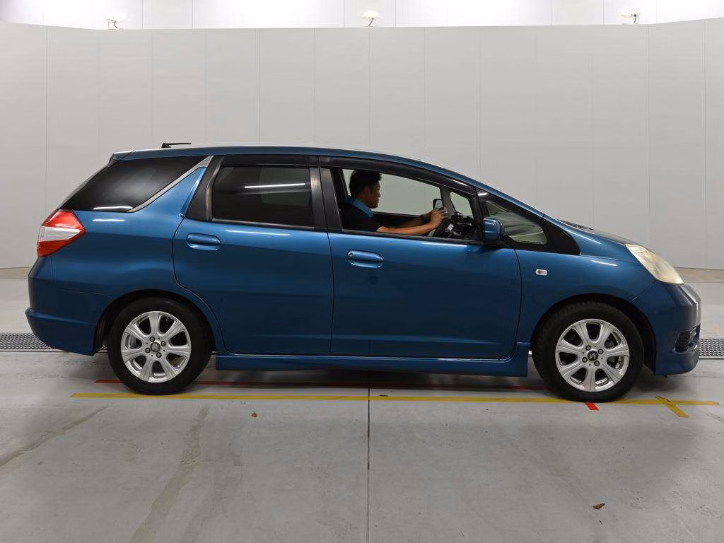 HONDA FIT SHUTTLE