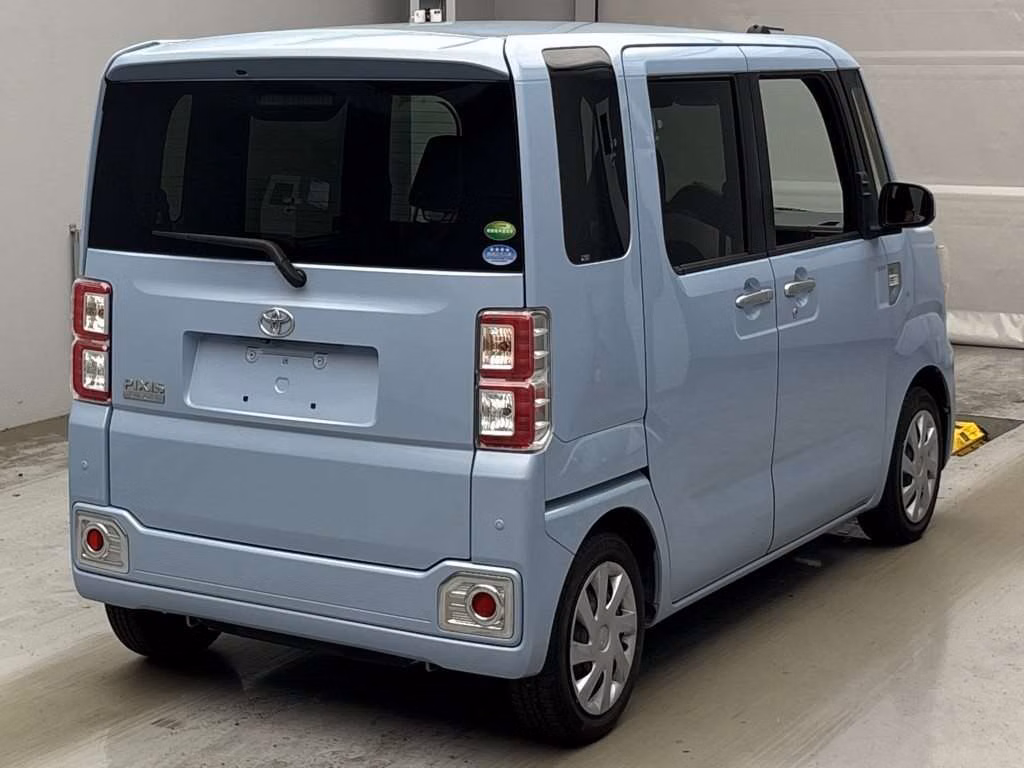 TOYOTA PIXIS MEGA