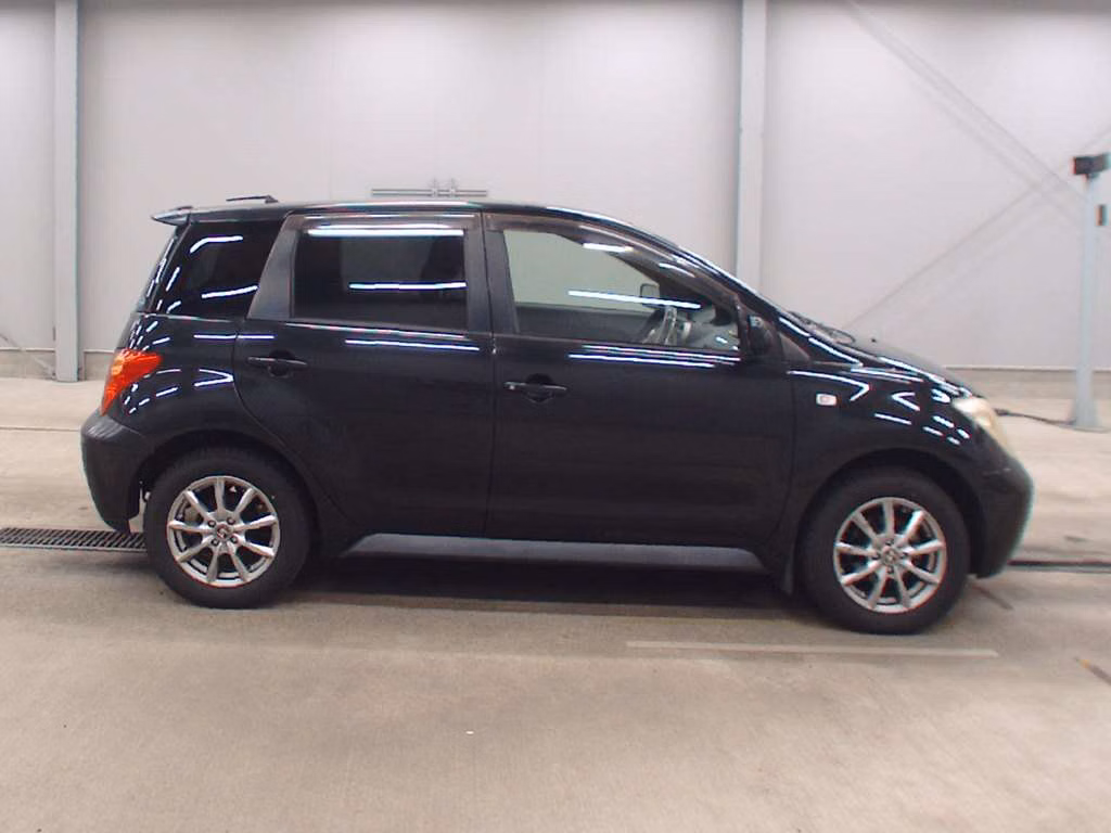 TOYOTA IST