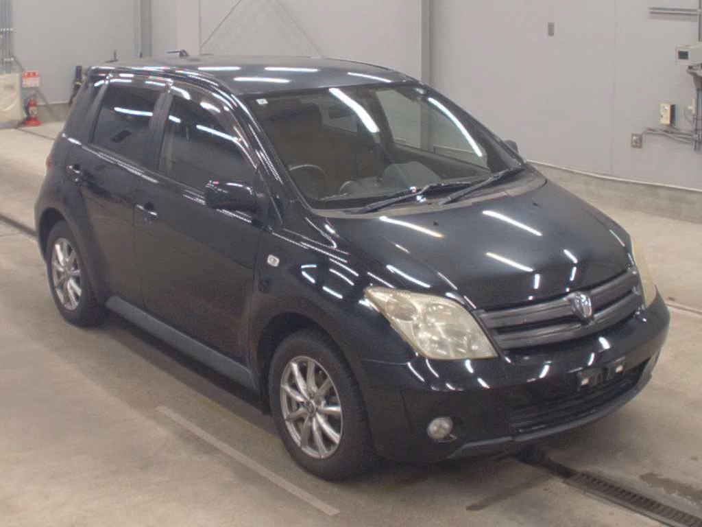 TOYOTA IST