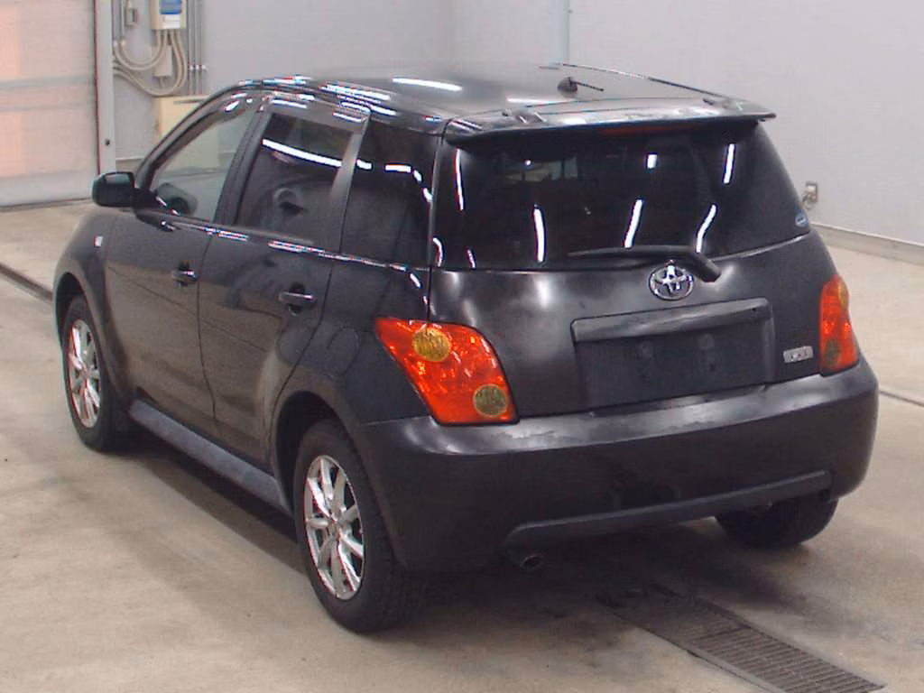 TOYOTA IST