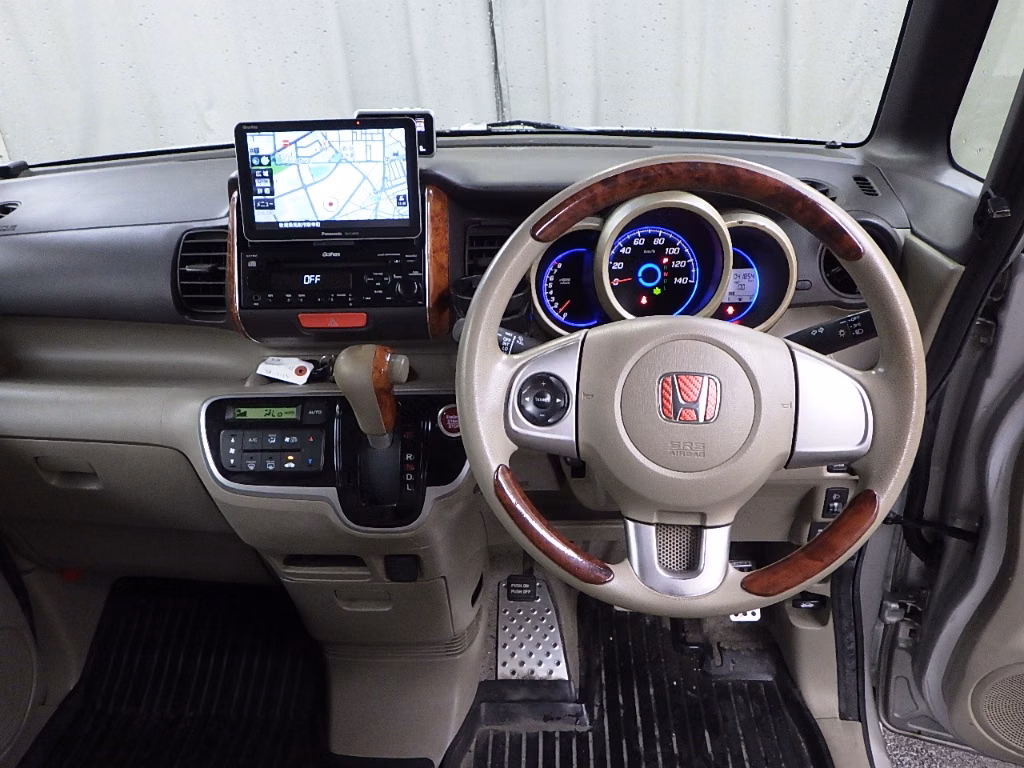 HONDA N-BOX