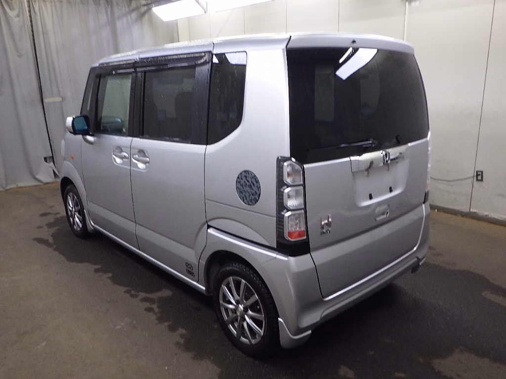 HONDA N-BOX