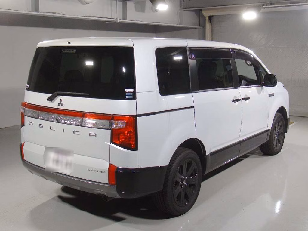 MITSUBISHI DELICA D:5