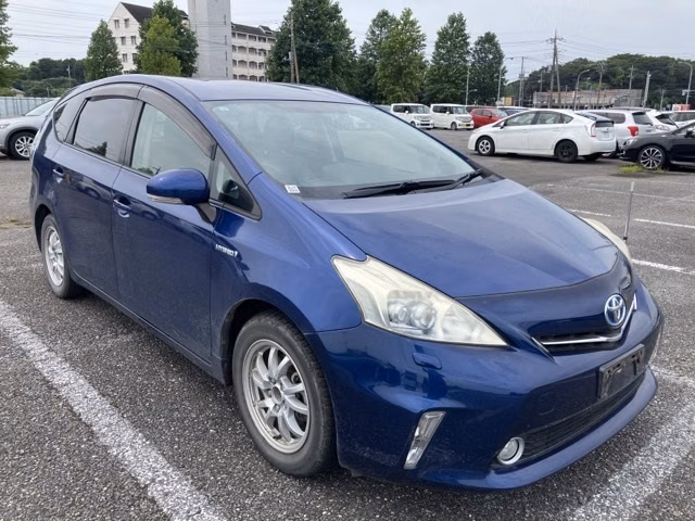 TOYOTA PRIUS ALPHA