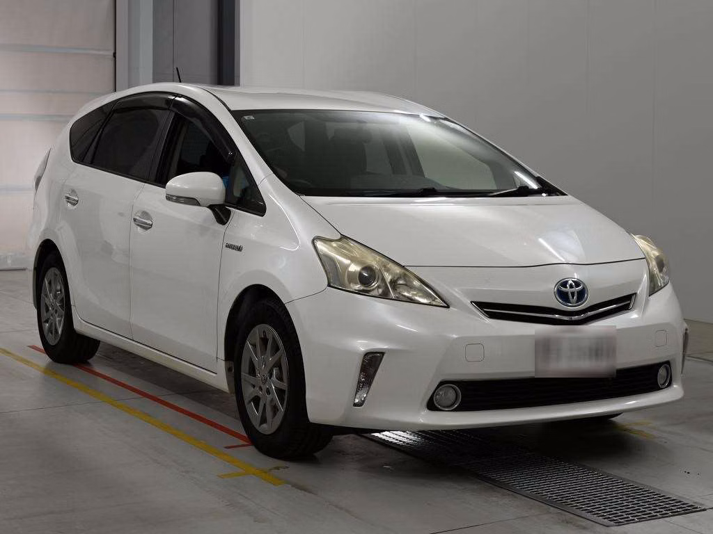 TOYOTA PRIUS ALPHA
