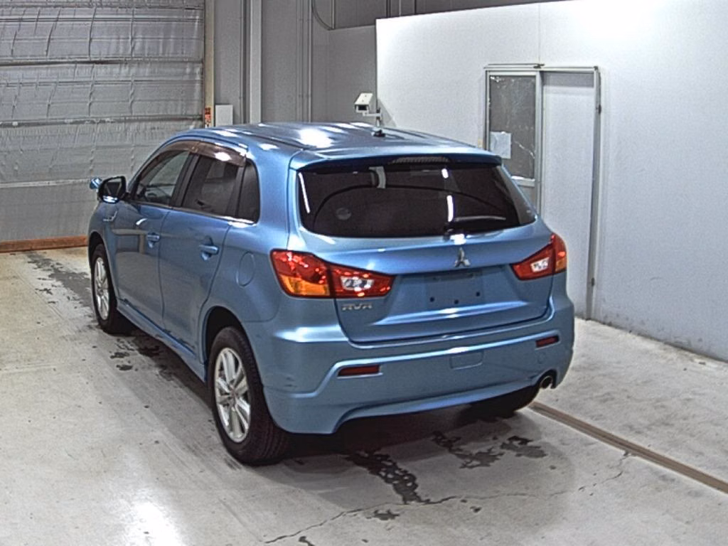 MITSUBISHI RVR
