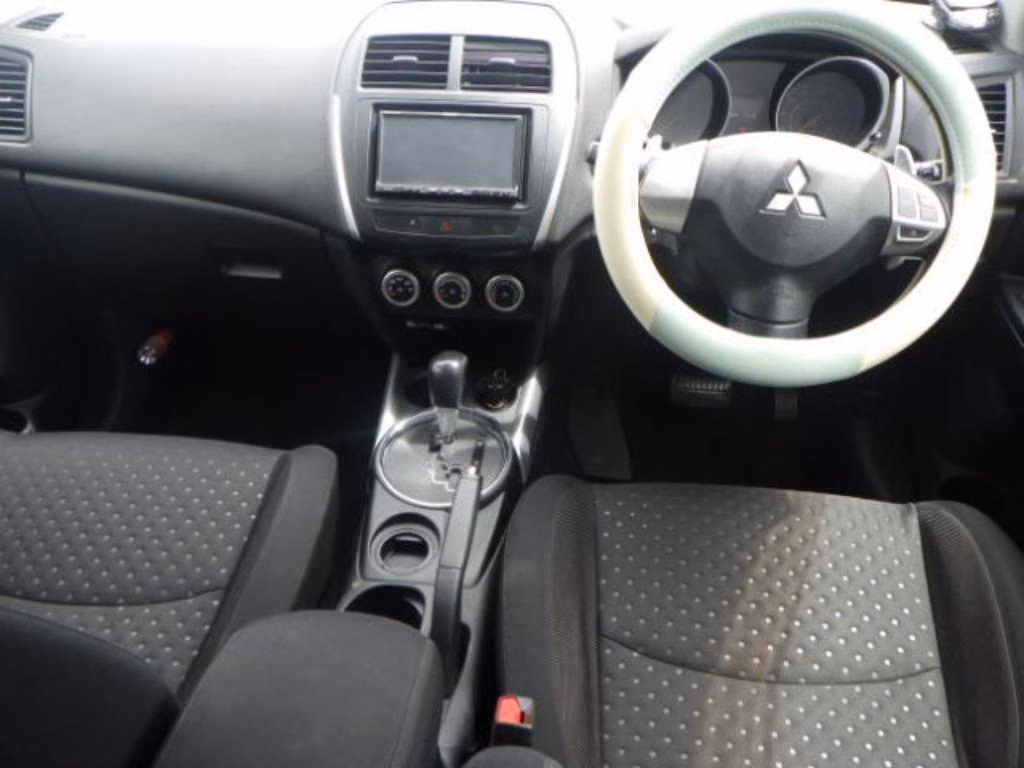 MITSUBISHI RVR