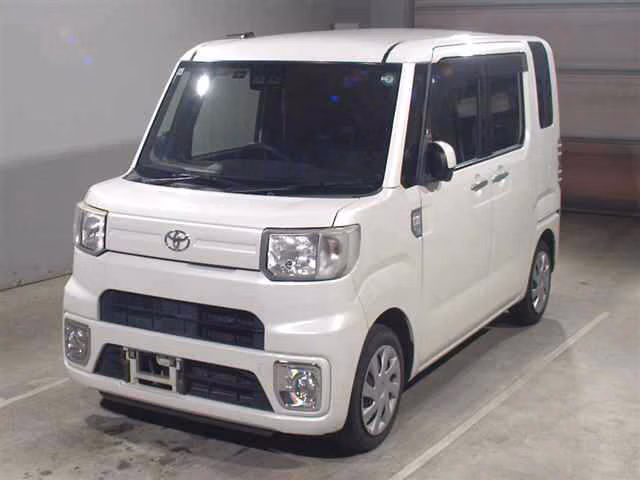TOYOTA PIXIS MEGA