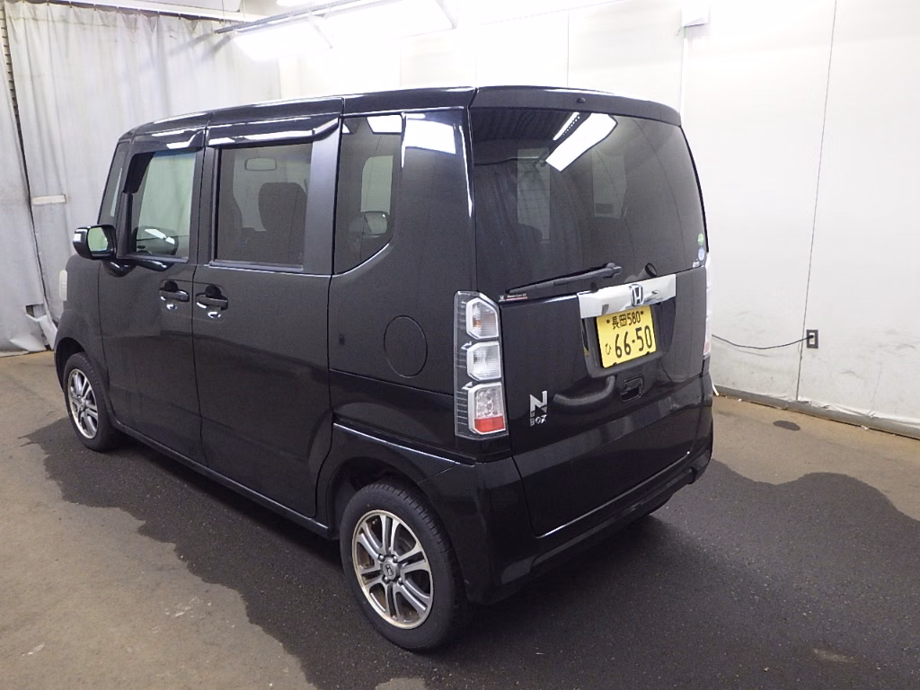 HONDA N-BOX