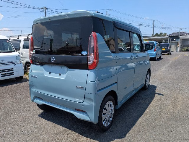 NISSAN ROOX