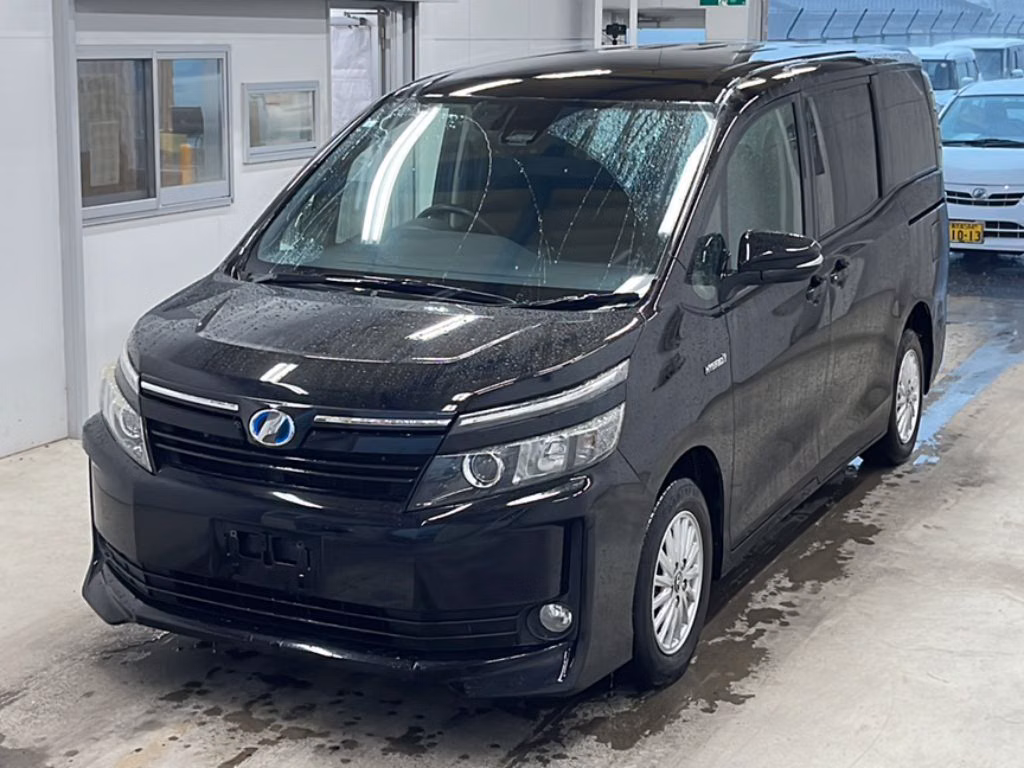 TOYOTA VOXY
