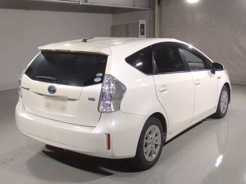 TOYOTA PRIUS ALPHA