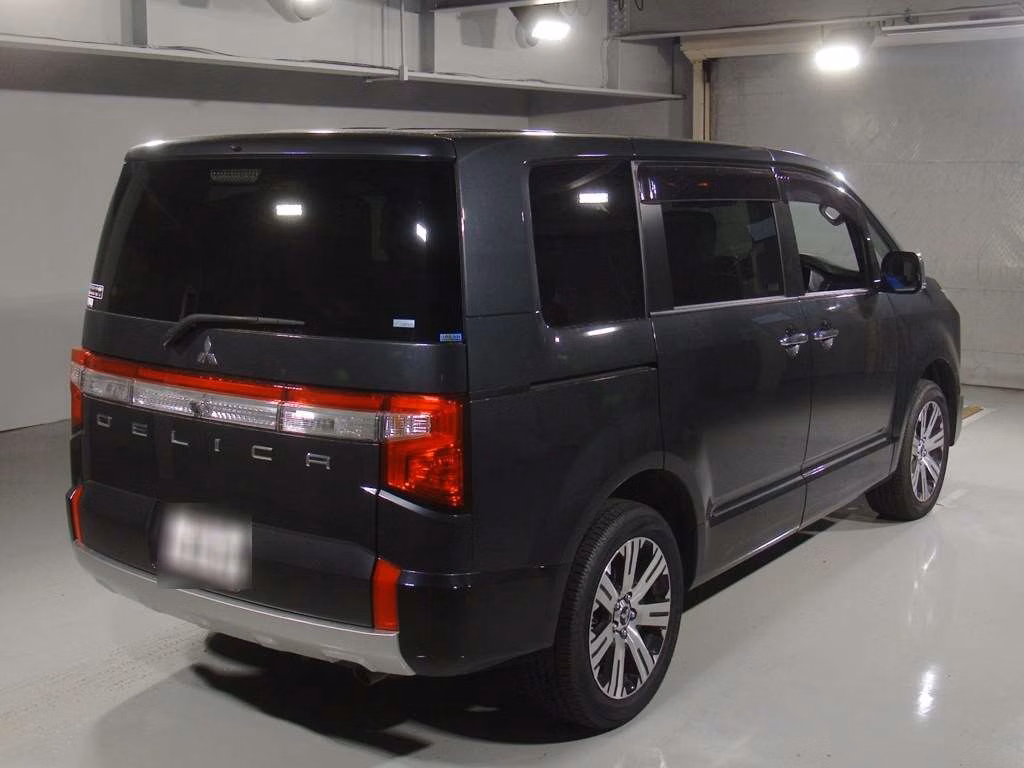 MITSUBISHI DELICA D:5