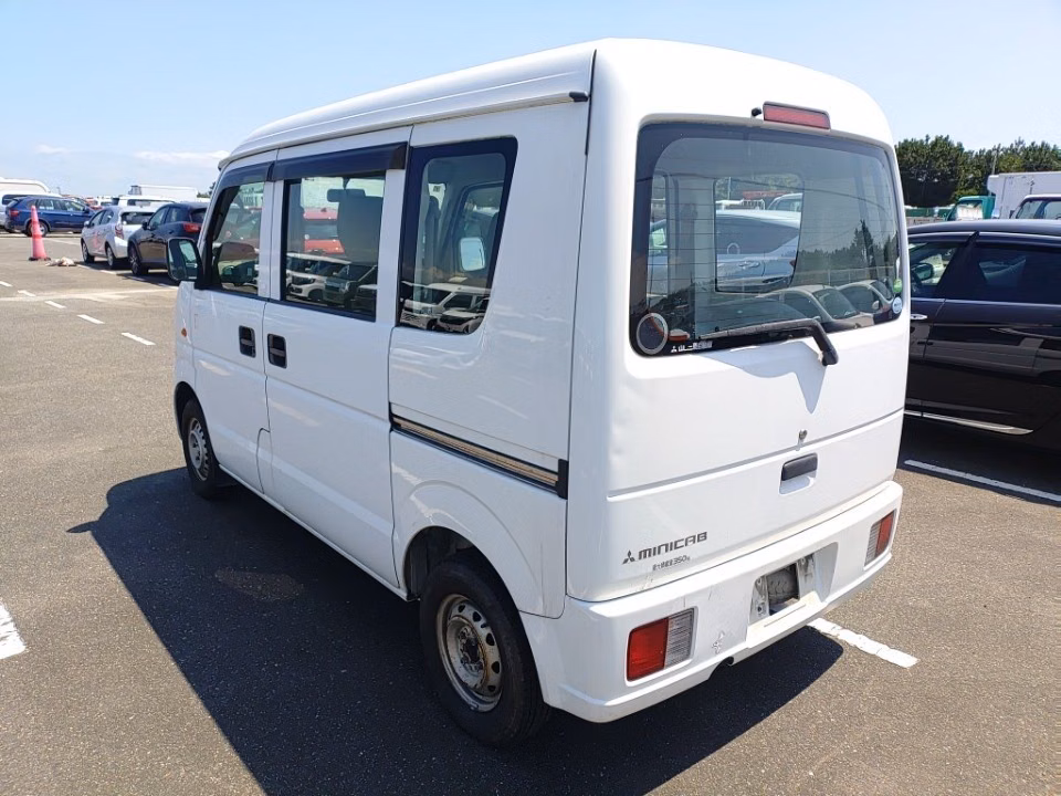 MITSUBISHI MINICAB