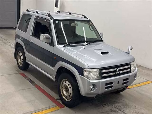 MITSUBISHI PAJERO MINI