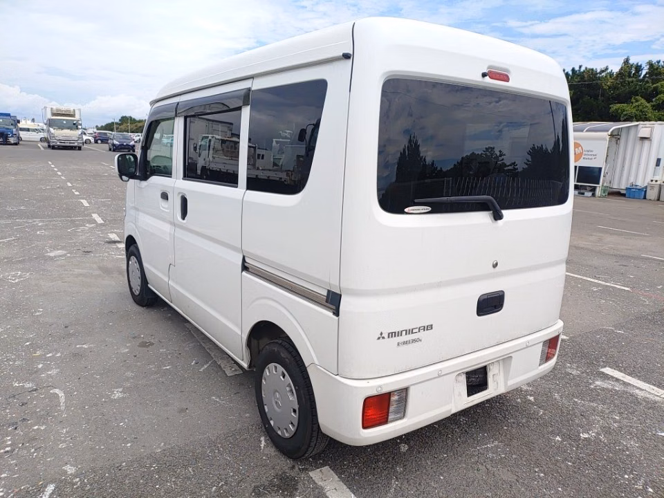 MITSUBISHI MINICAB