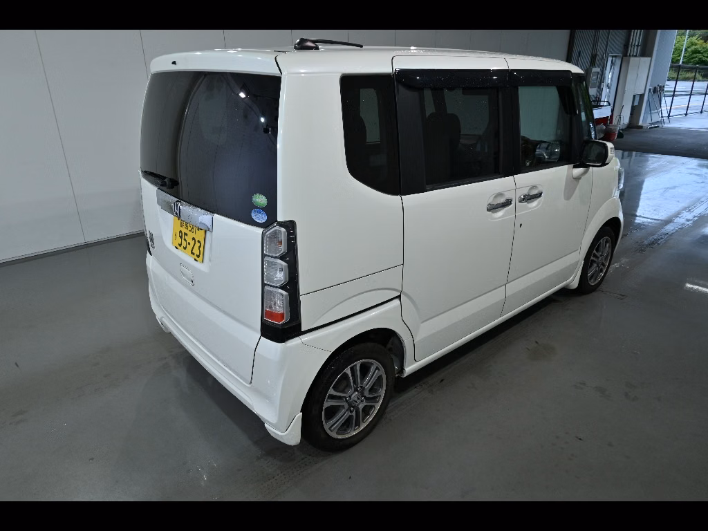 HONDA N-BOX