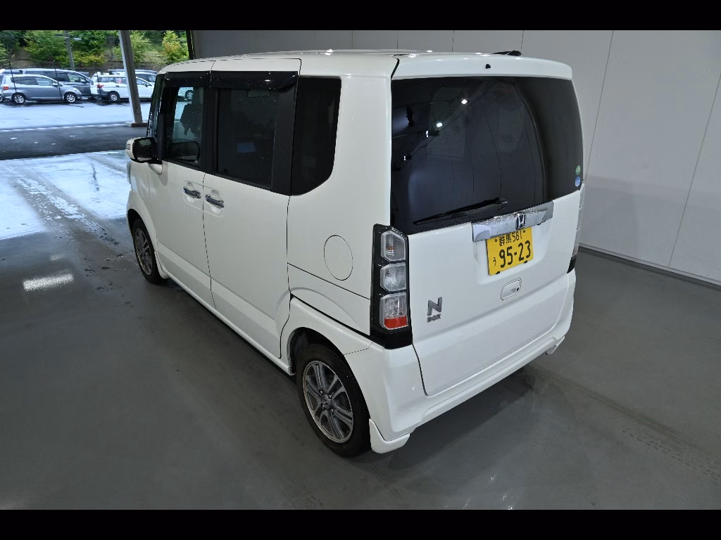 HONDA N-BOX