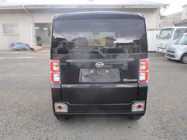 DAIHATSU WAKE