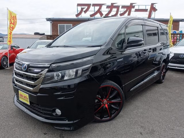 TOYOTA VOXY