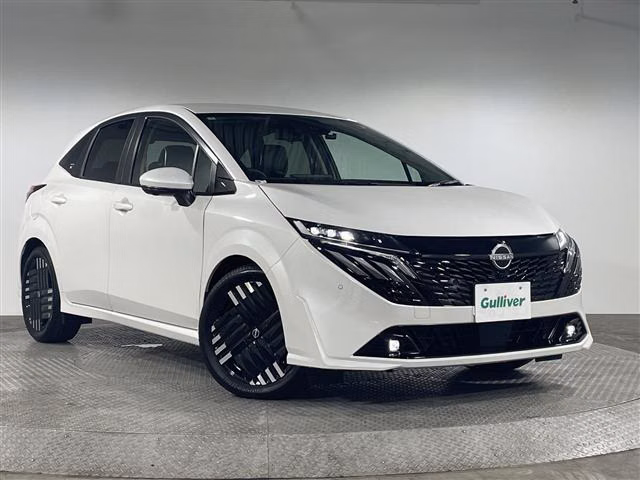 Nissan Aura