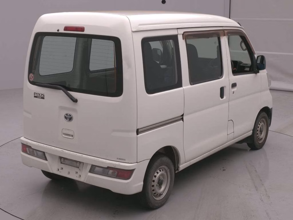 TOYOTA PIXIS VAN