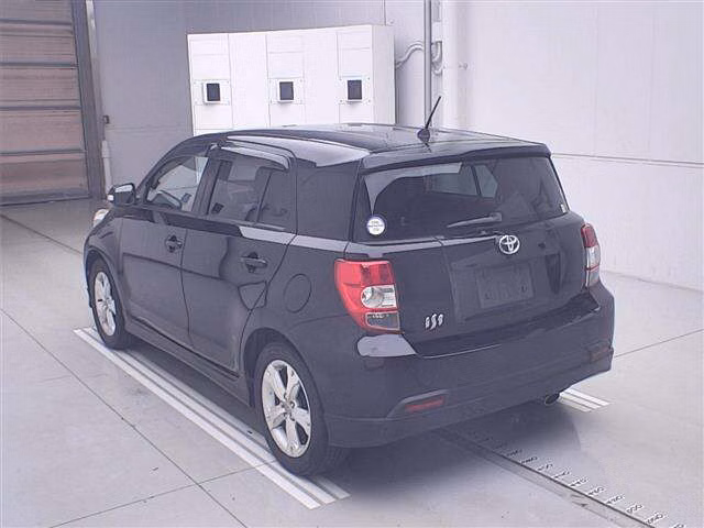 TOYOTA IST