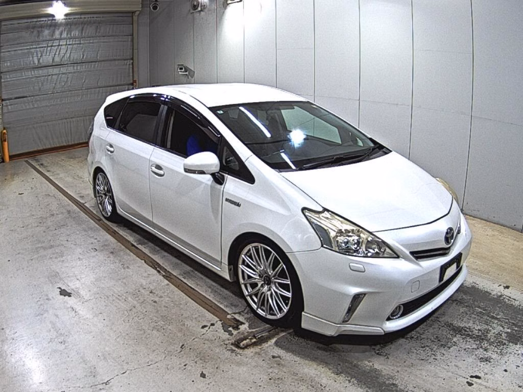 TOYOTA PRIUS ALPHA