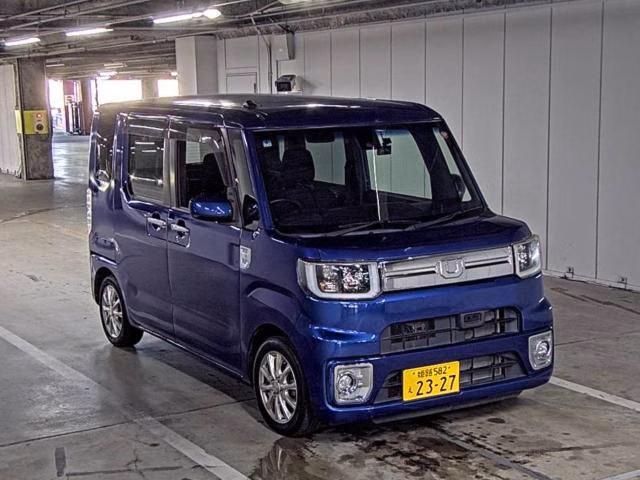 DAIHATSU WAKE