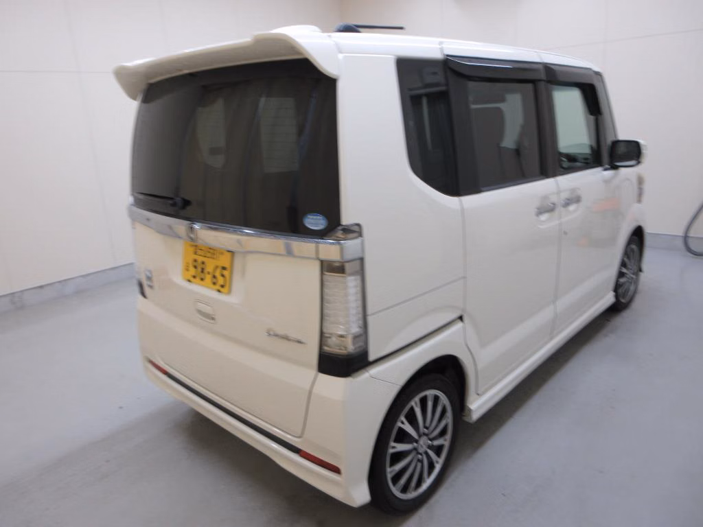 HONDA N-BOX