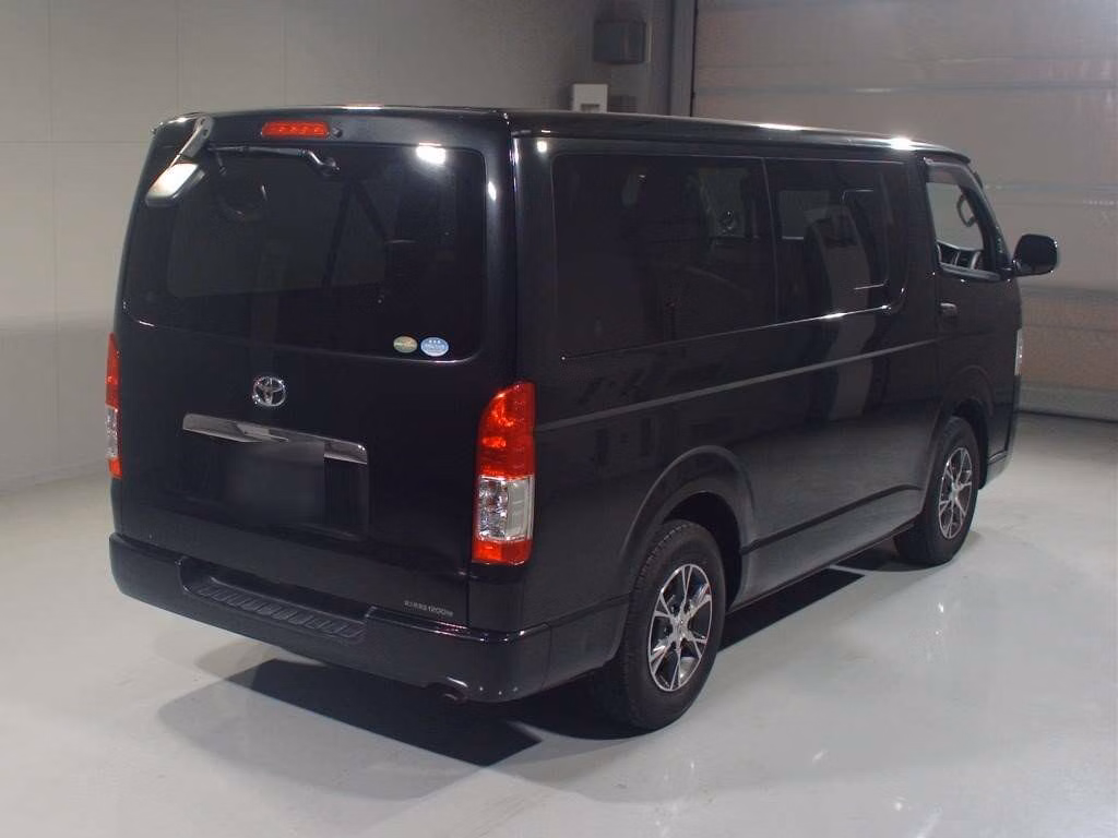 TOYOTA REGIUS ACE