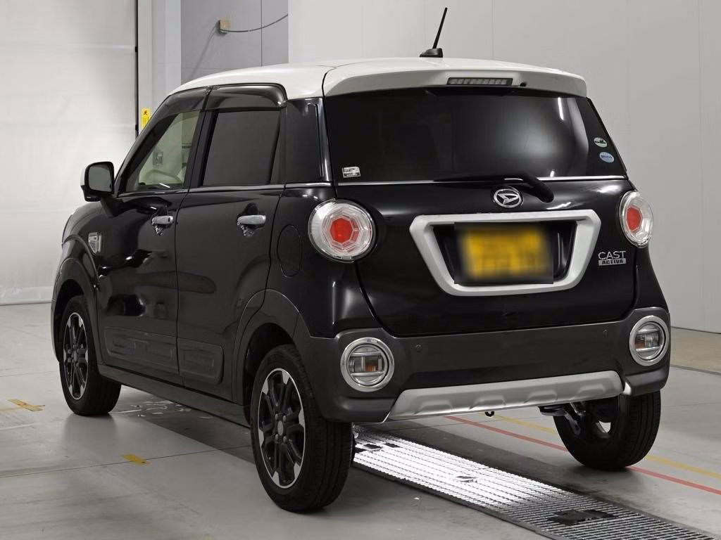 DAIHATSU CAST
