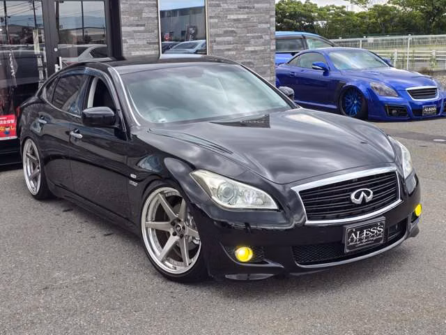 NISSAN FUGA