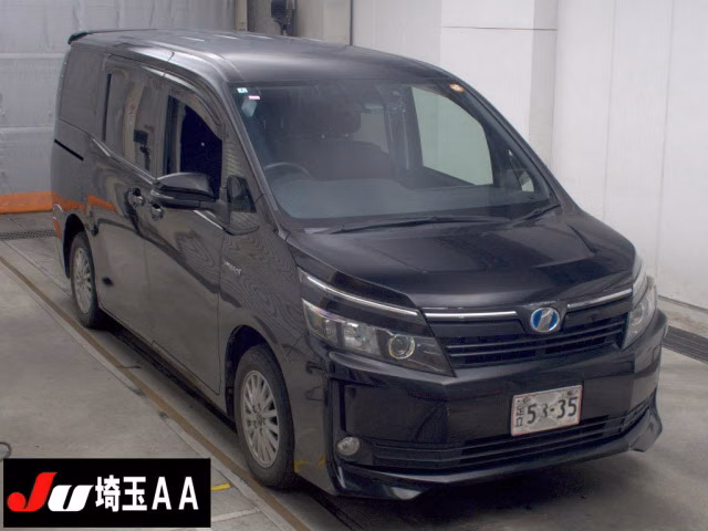 TOYOTA VOXY