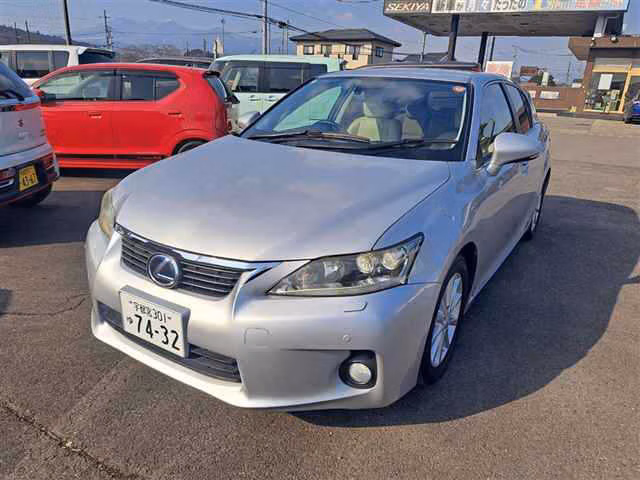 LEXUS CT200H