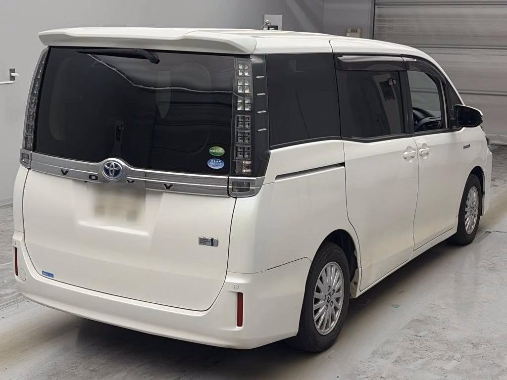 TOYOTA VOXY