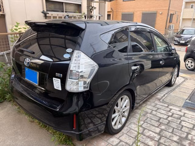TOYOTA PRIUS ALPHA