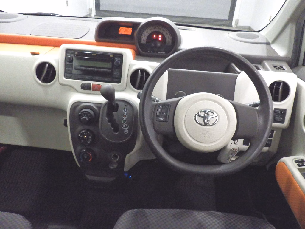 TOYOTA SPADE