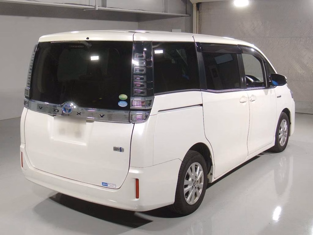 TOYOTA VOXY