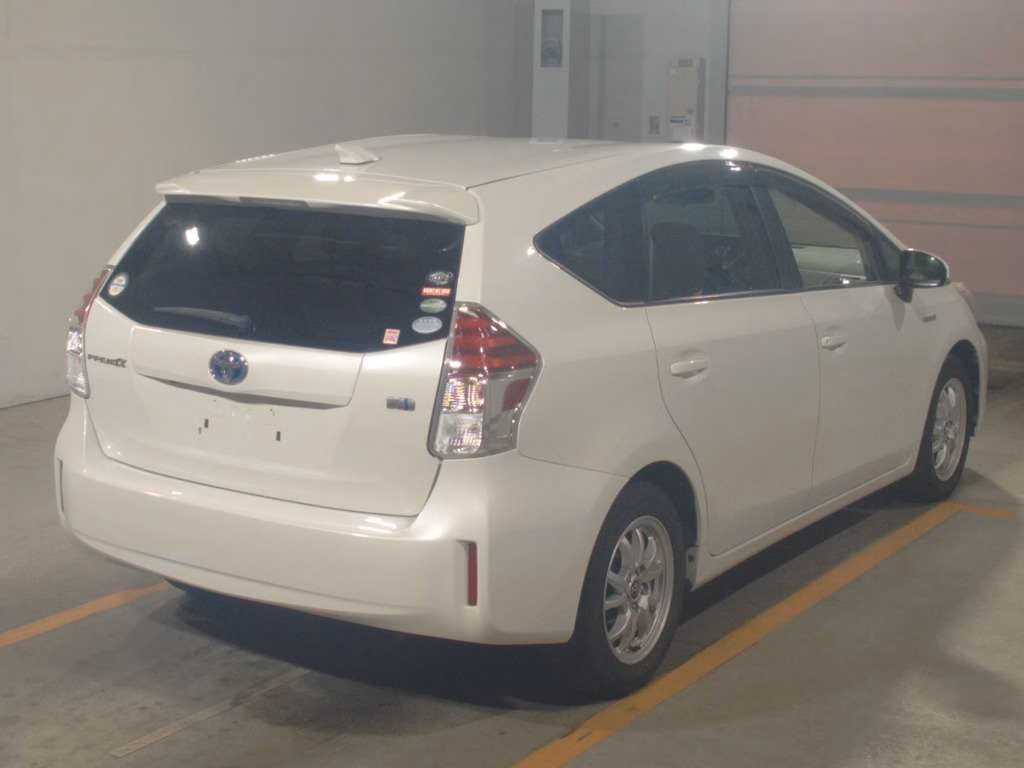 TOYOTA PRIUS ALPHA
