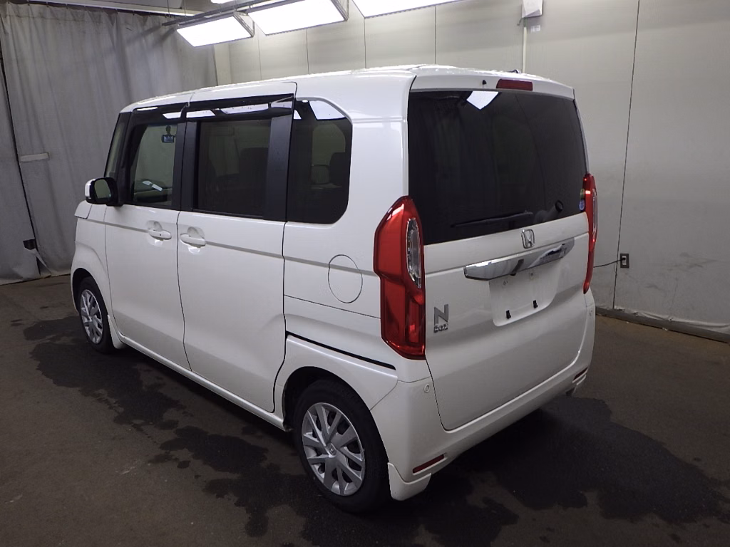 HONDA N-BOX