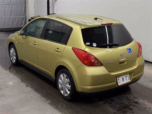 NISSAN TIIDA