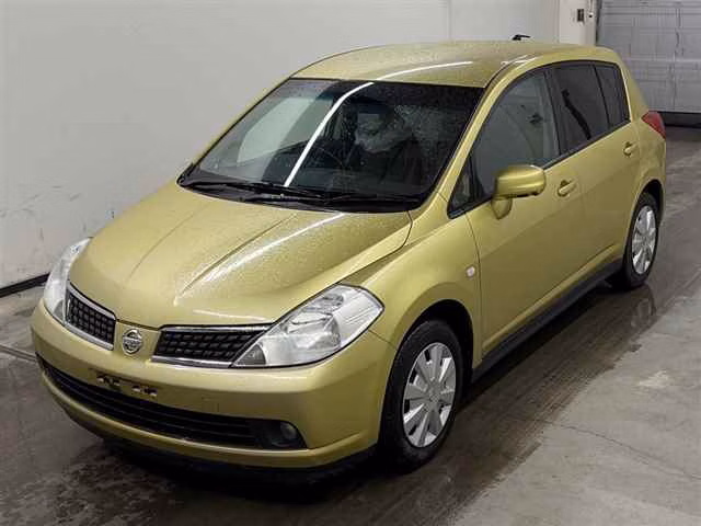 NISSAN TIIDA