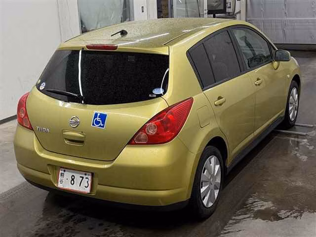 NISSAN TIIDA