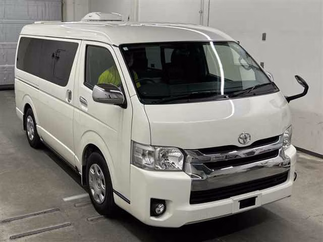 TOYOTA REGIUS ACE