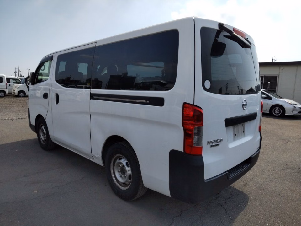 NISSAN NV350 CARAVAN