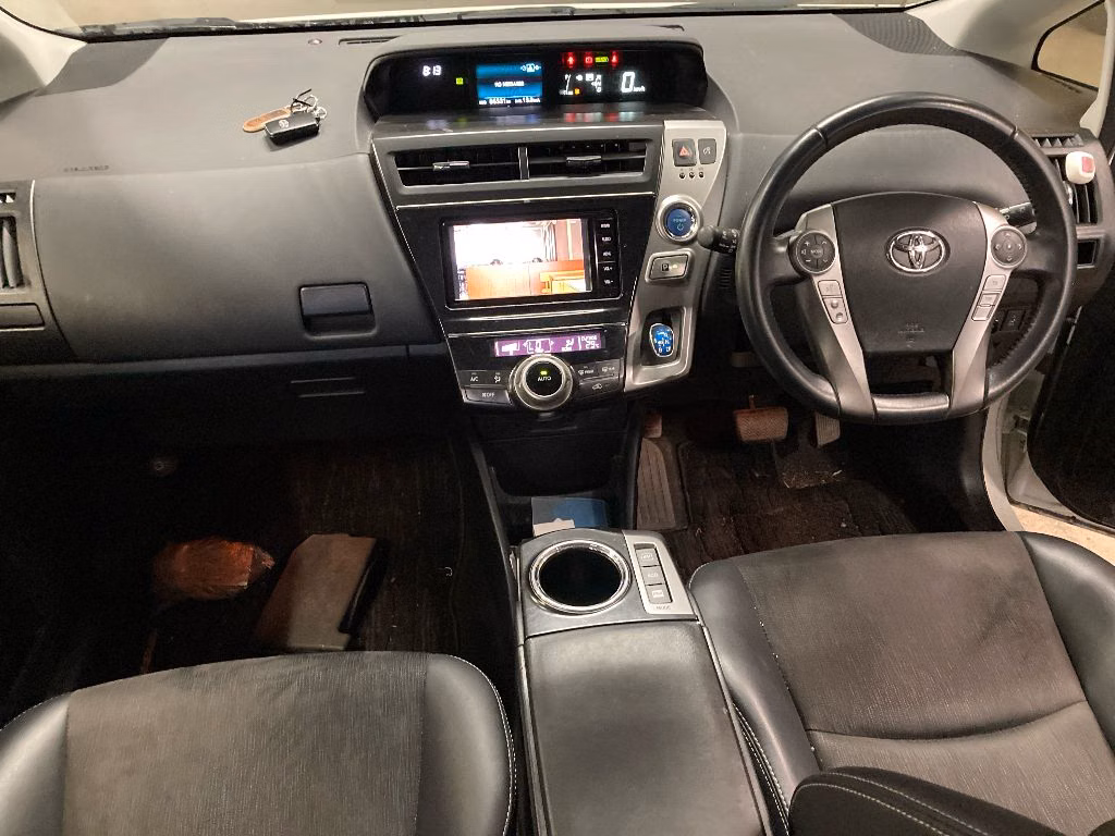 TOYOTA PRIUS ALPHA