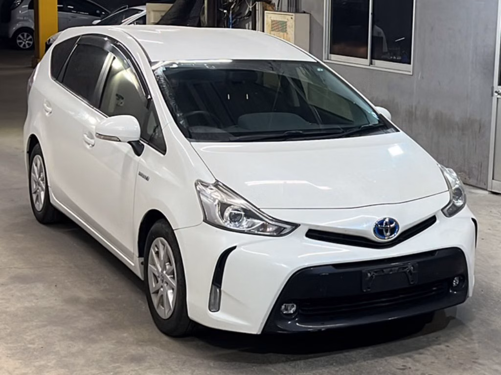 TOYOTA PRIUS ALPHA